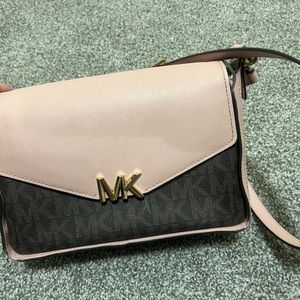 Michael Kors satchel very good condition may need little cleaning on inside